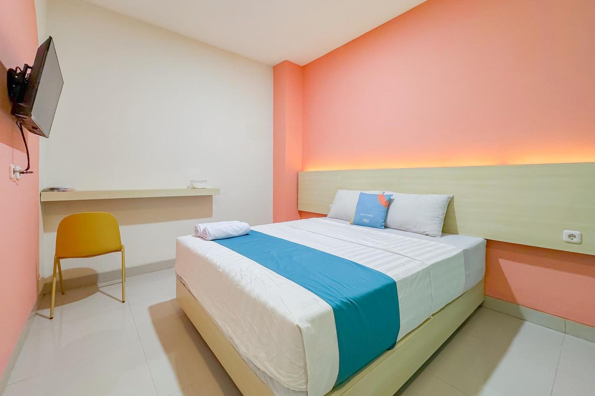 Hotel Sans Family